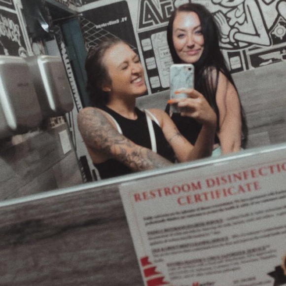 Meet your Posher, Syd - Picture 3 of 4